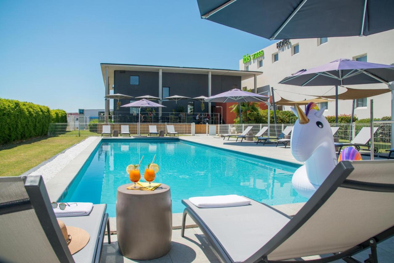 Ibis Styles Portes Du Luberon Hotel