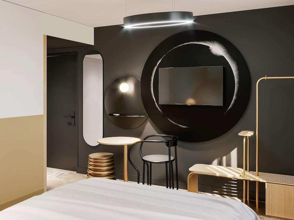 Hotel Ibis Styles Portes Du Luberon 3*