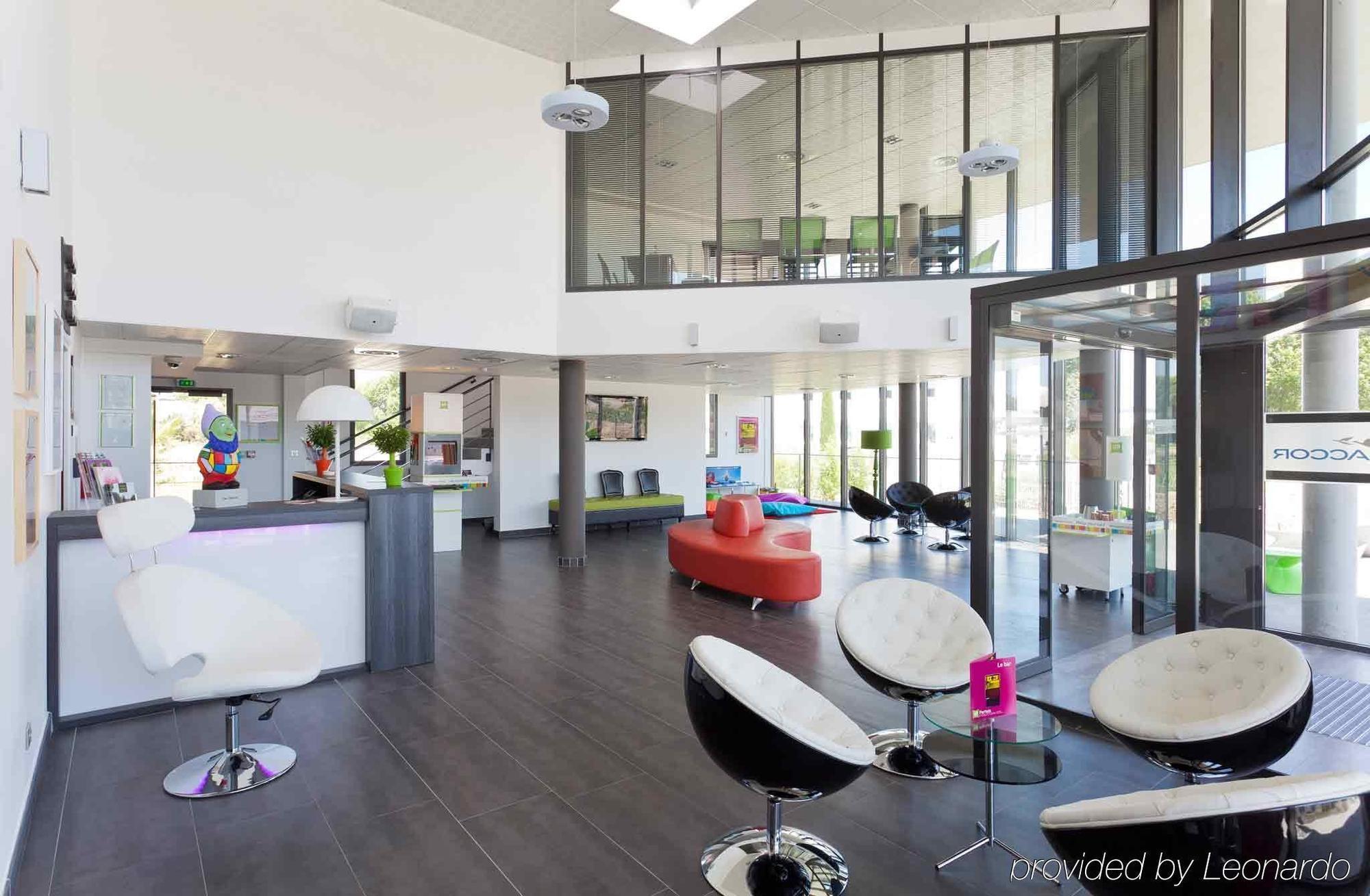 Ibis Styles Portes Du Luberon Hotel