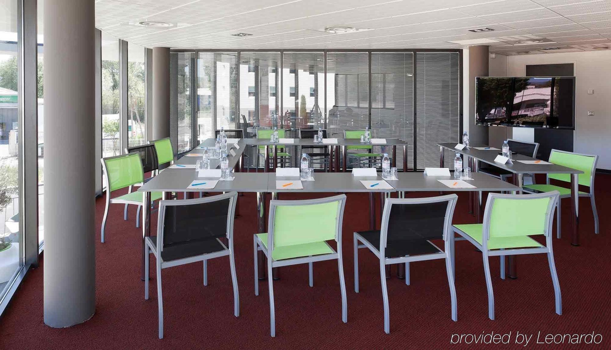 Ibis Styles Portes Du Luberon Hotel Pertuis