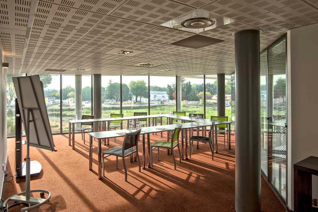 Hotel Ibis Styles Portes Du Luberon 3*
